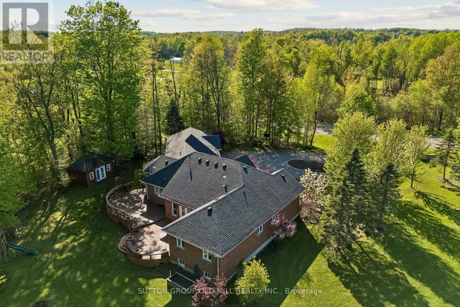 7 ROLLING MEADOW DRIVE