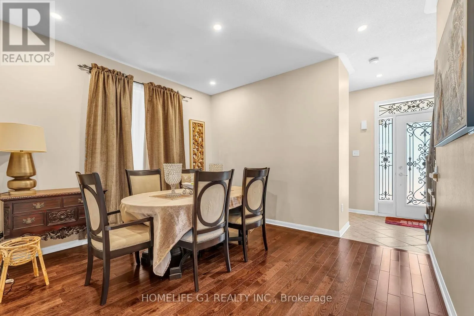 889 CHALLINOR TERRACE