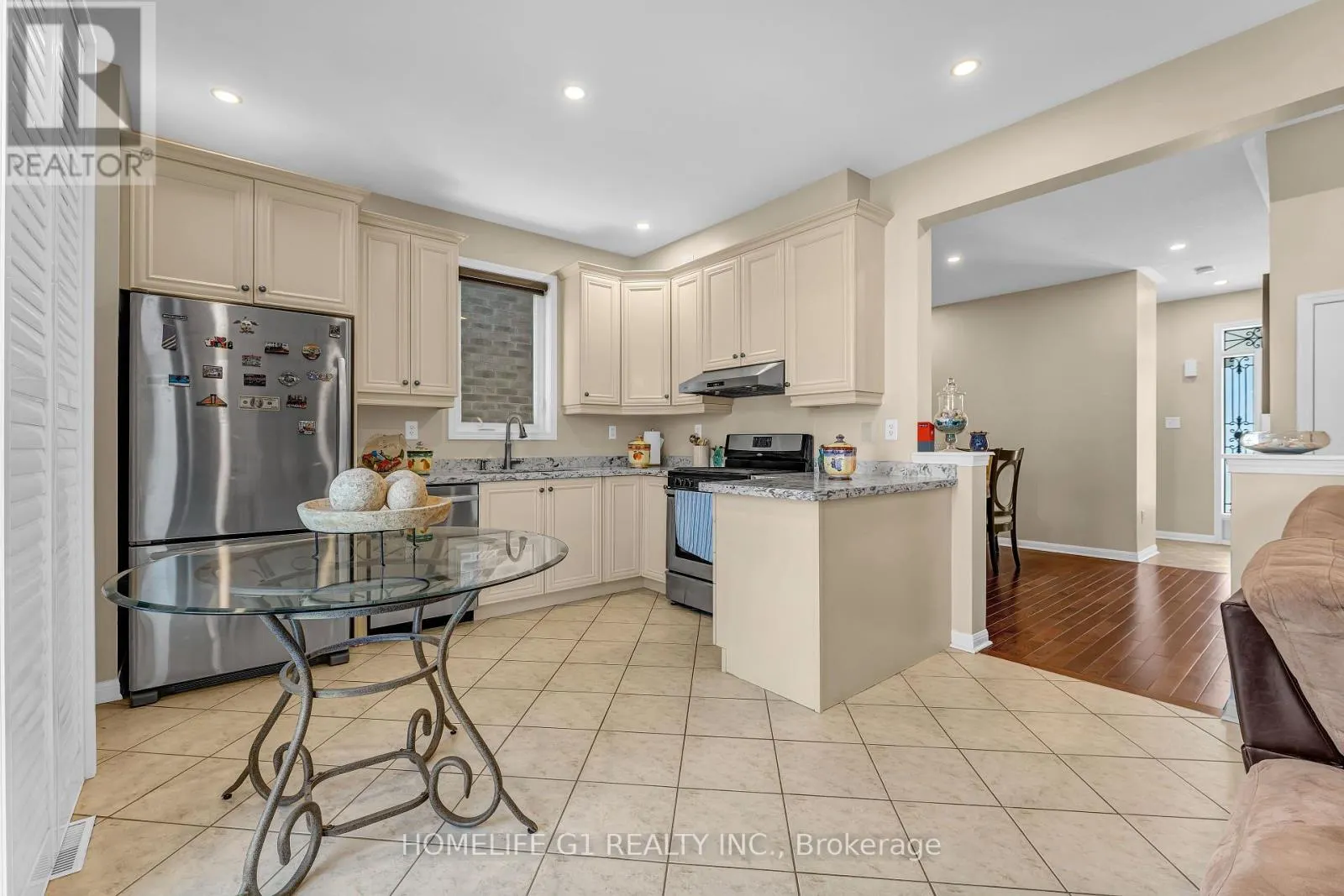 889 CHALLINOR TERRACE