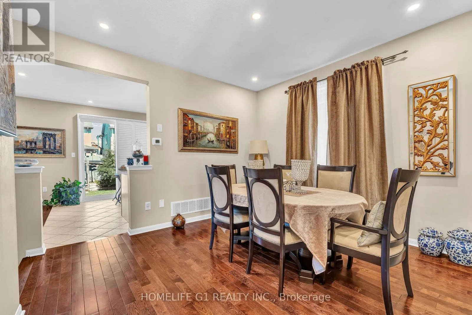 889 CHALLINOR TERRACE