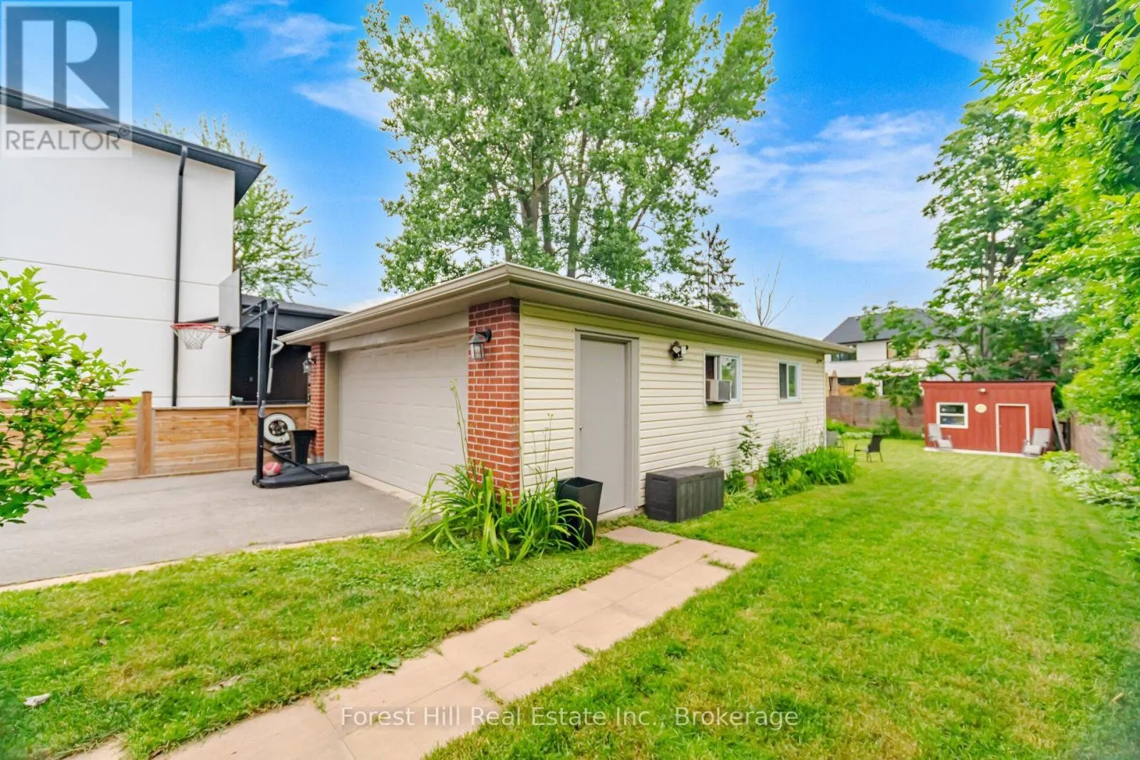 39 BROADVIEW AVENUE