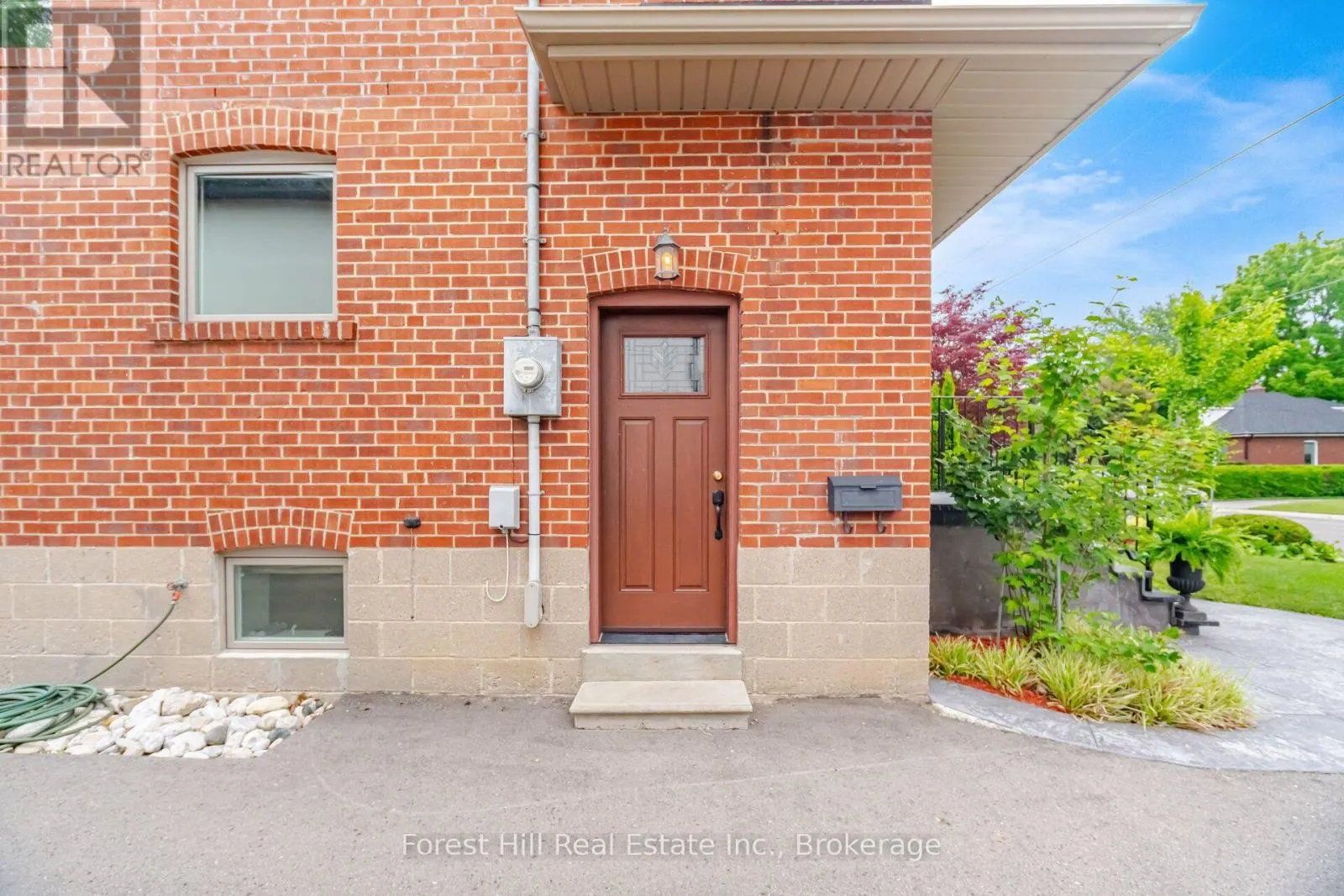 39 BROADVIEW AVENUE