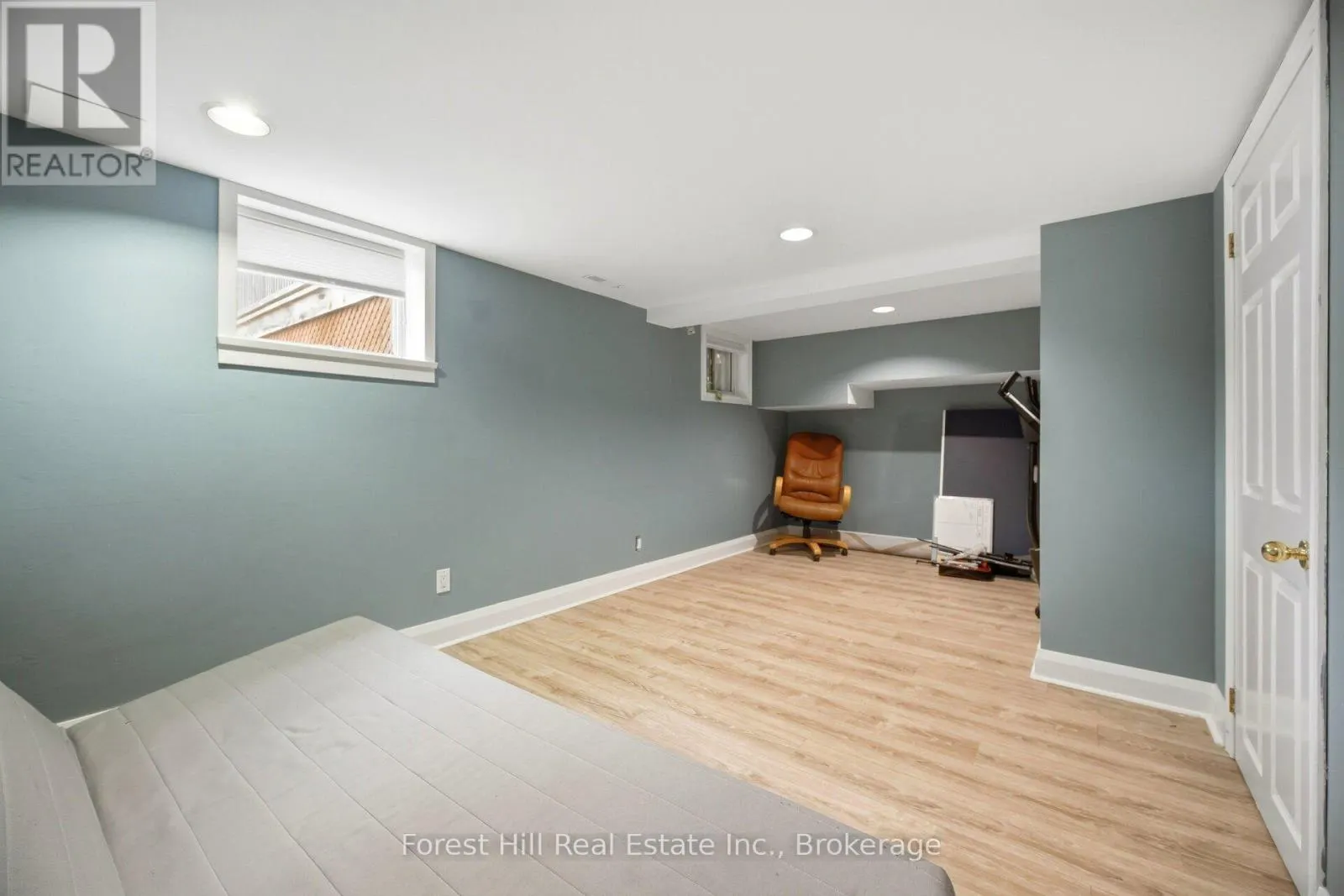 39 BROADVIEW AVENUE