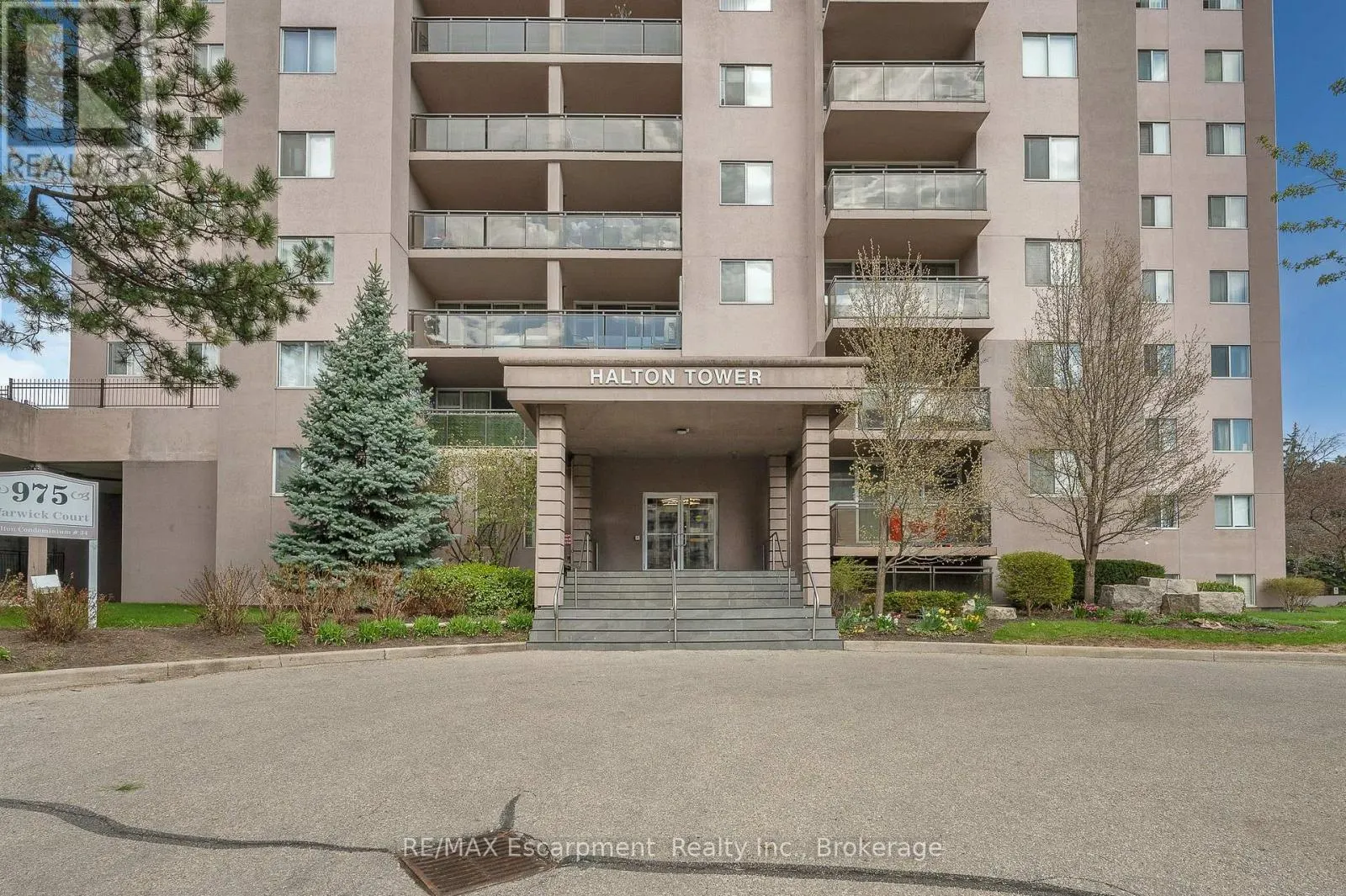 310 - 975 WARWICK COURT #310