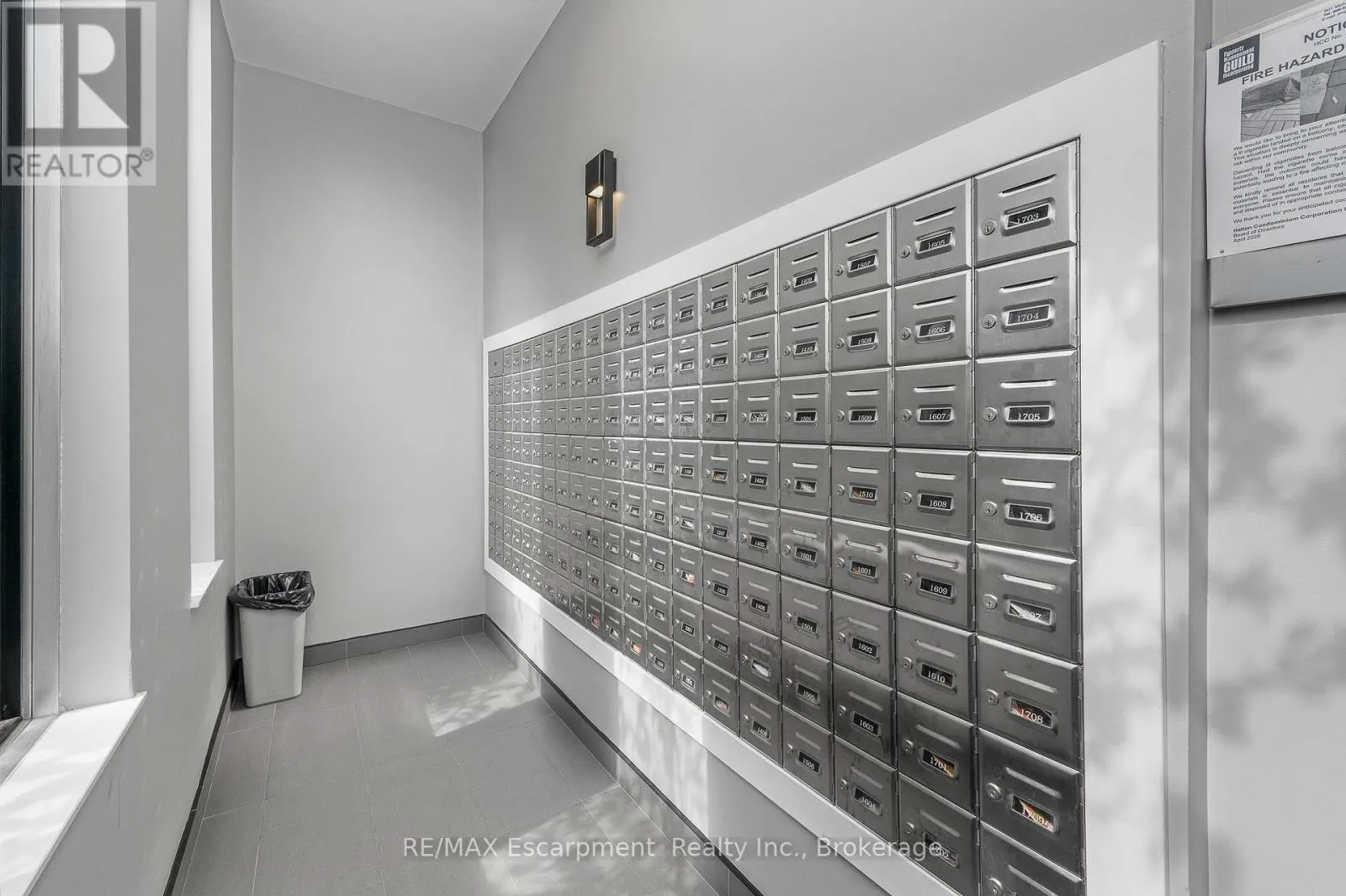 310 - 975 WARWICK COURT #310
