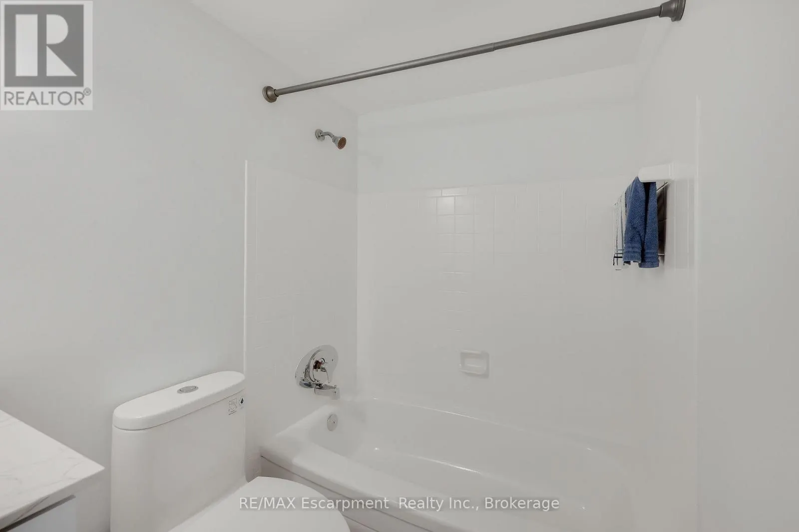 310 - 975 WARWICK COURT #310