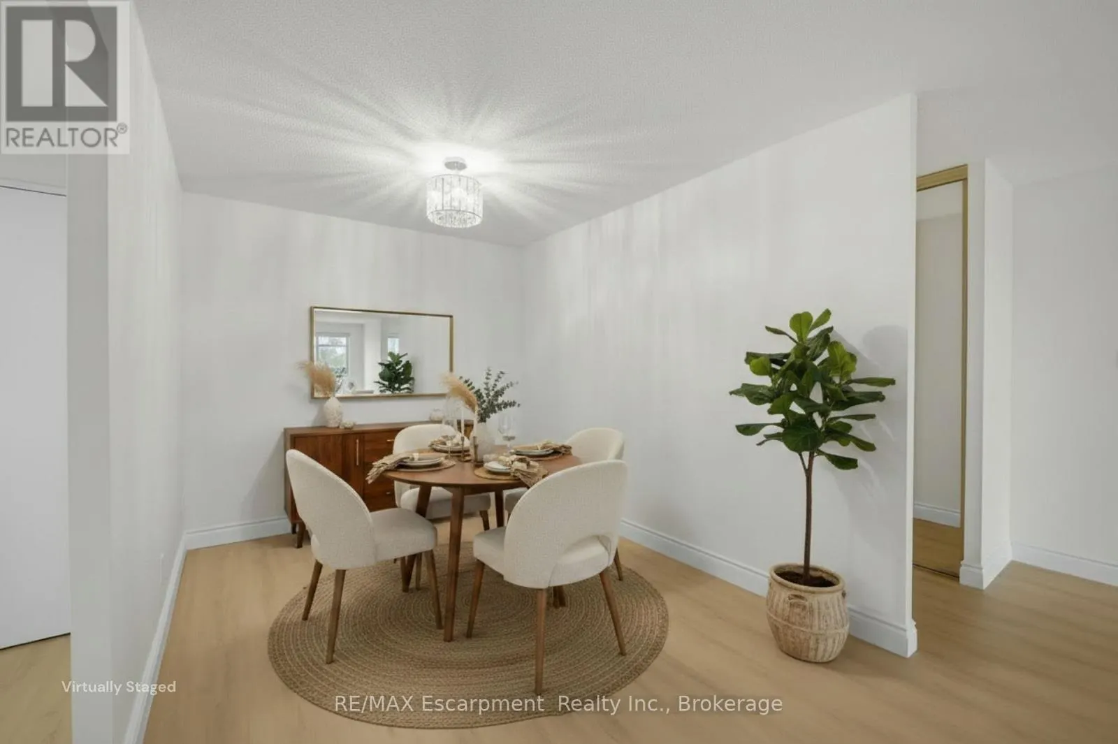 310 - 975 WARWICK COURT #310