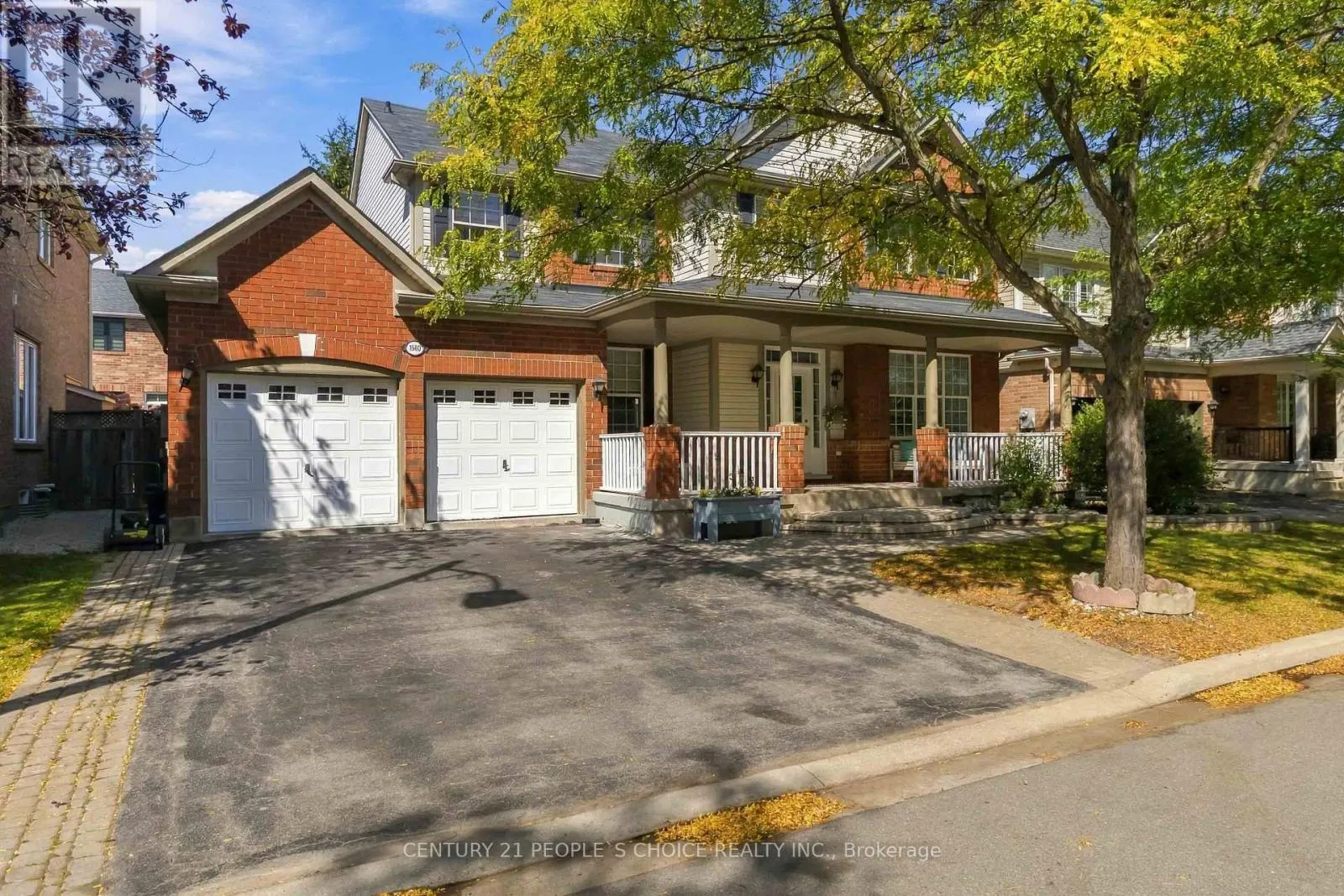 1580 EARL CRESCENT