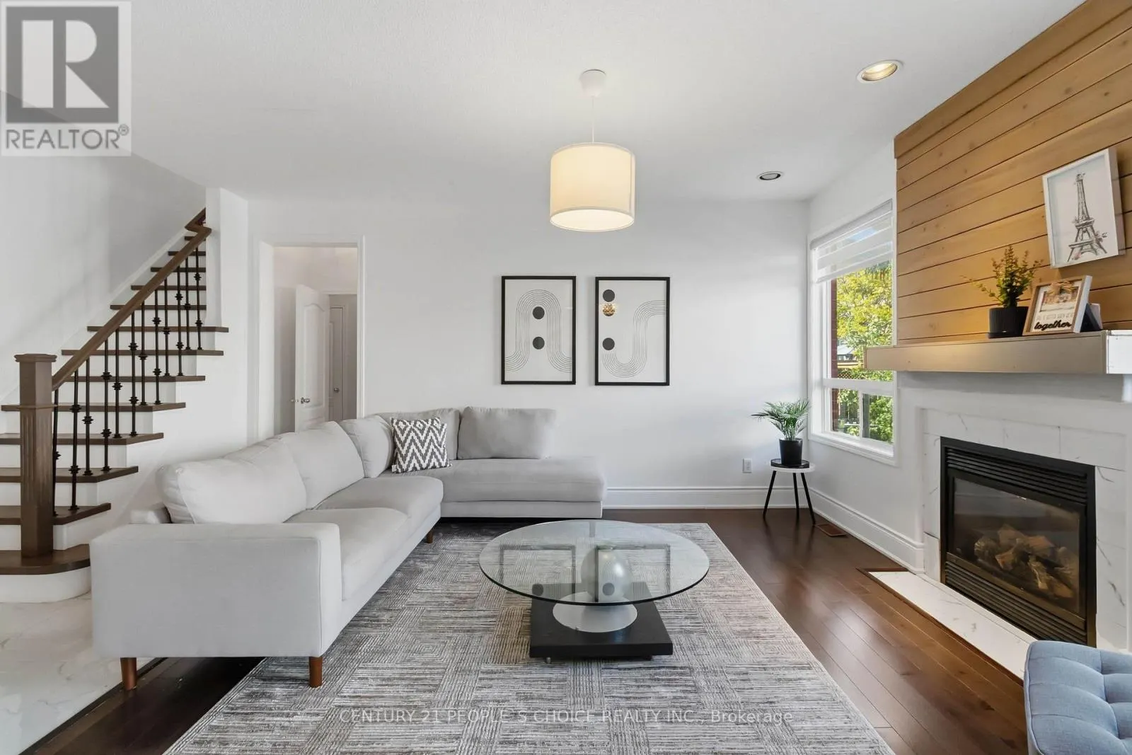 1580 EARL CRESCENT