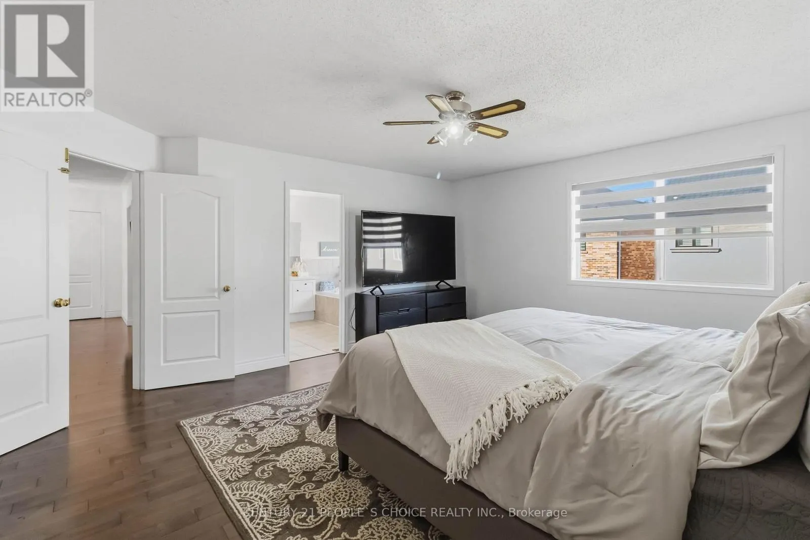 1580 EARL CRESCENT