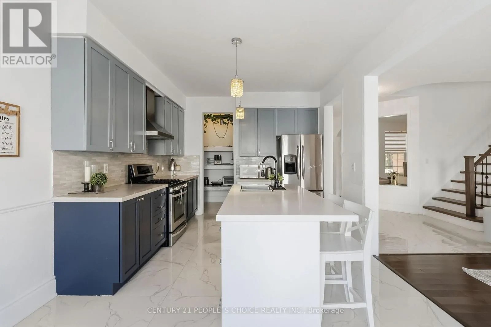 1580 EARL CRESCENT