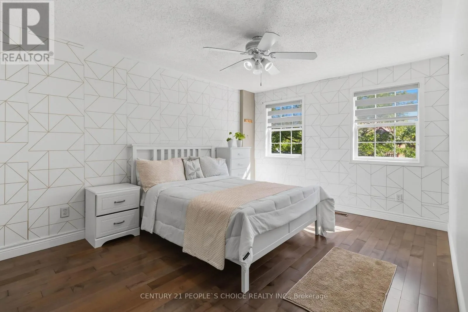 1580 EARL CRESCENT