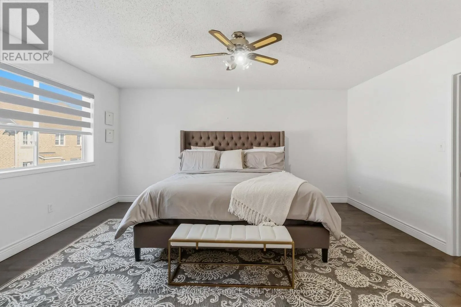 1580 EARL CRESCENT