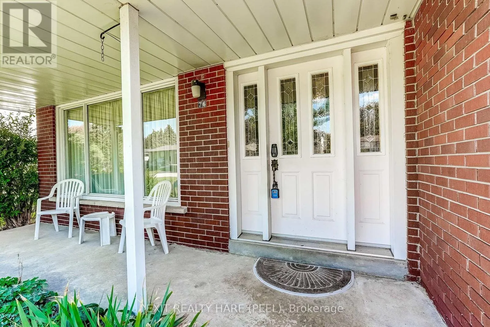 76 BIRCHVIEW CRESCENT