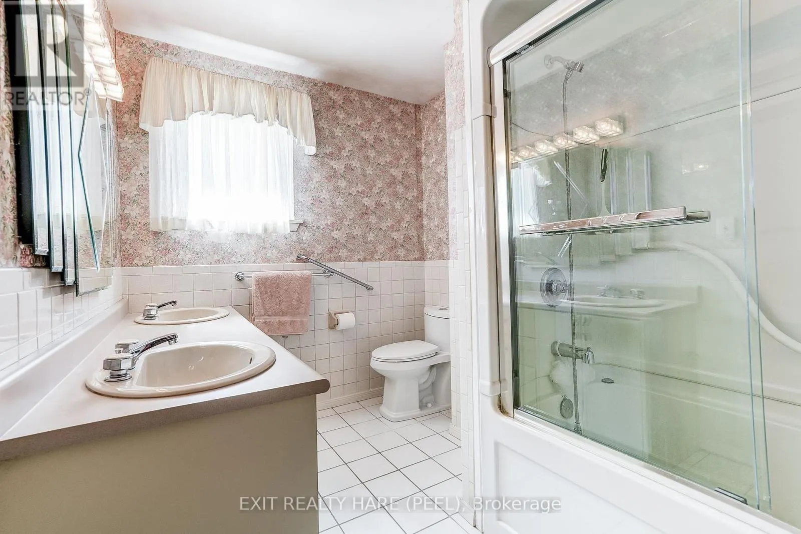 76 BIRCHVIEW CRESCENT