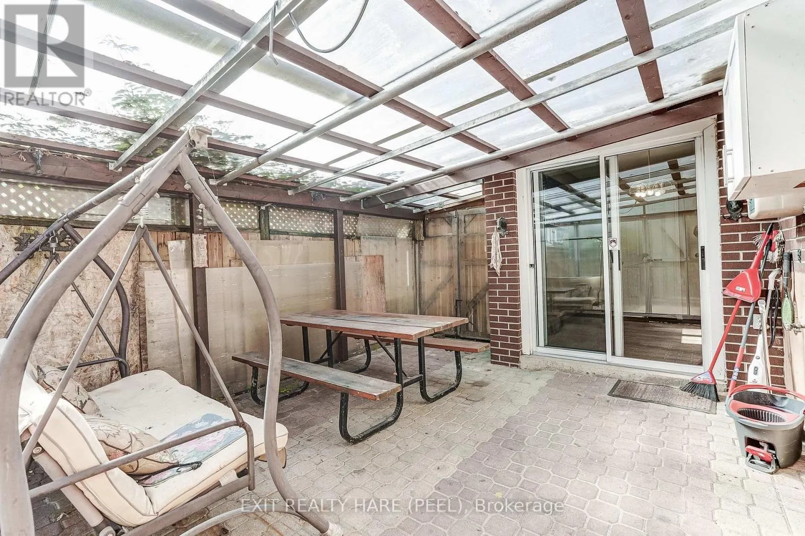 76 BIRCHVIEW CRESCENT