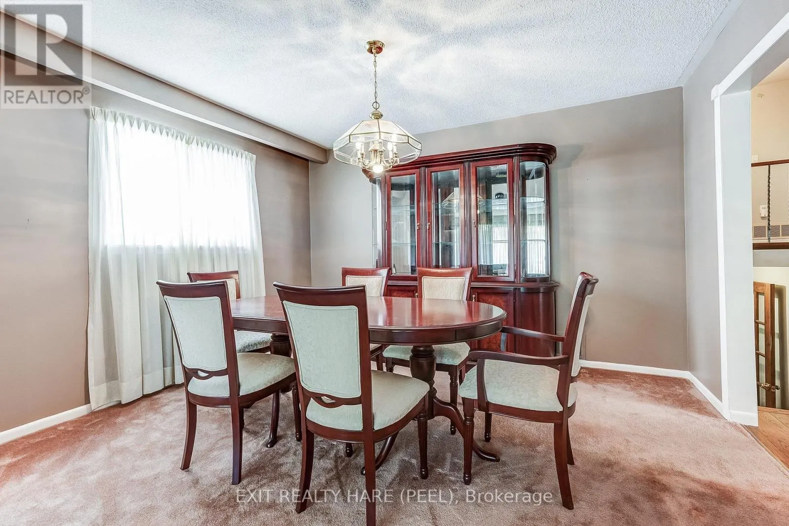 76 BIRCHVIEW CRESCENT