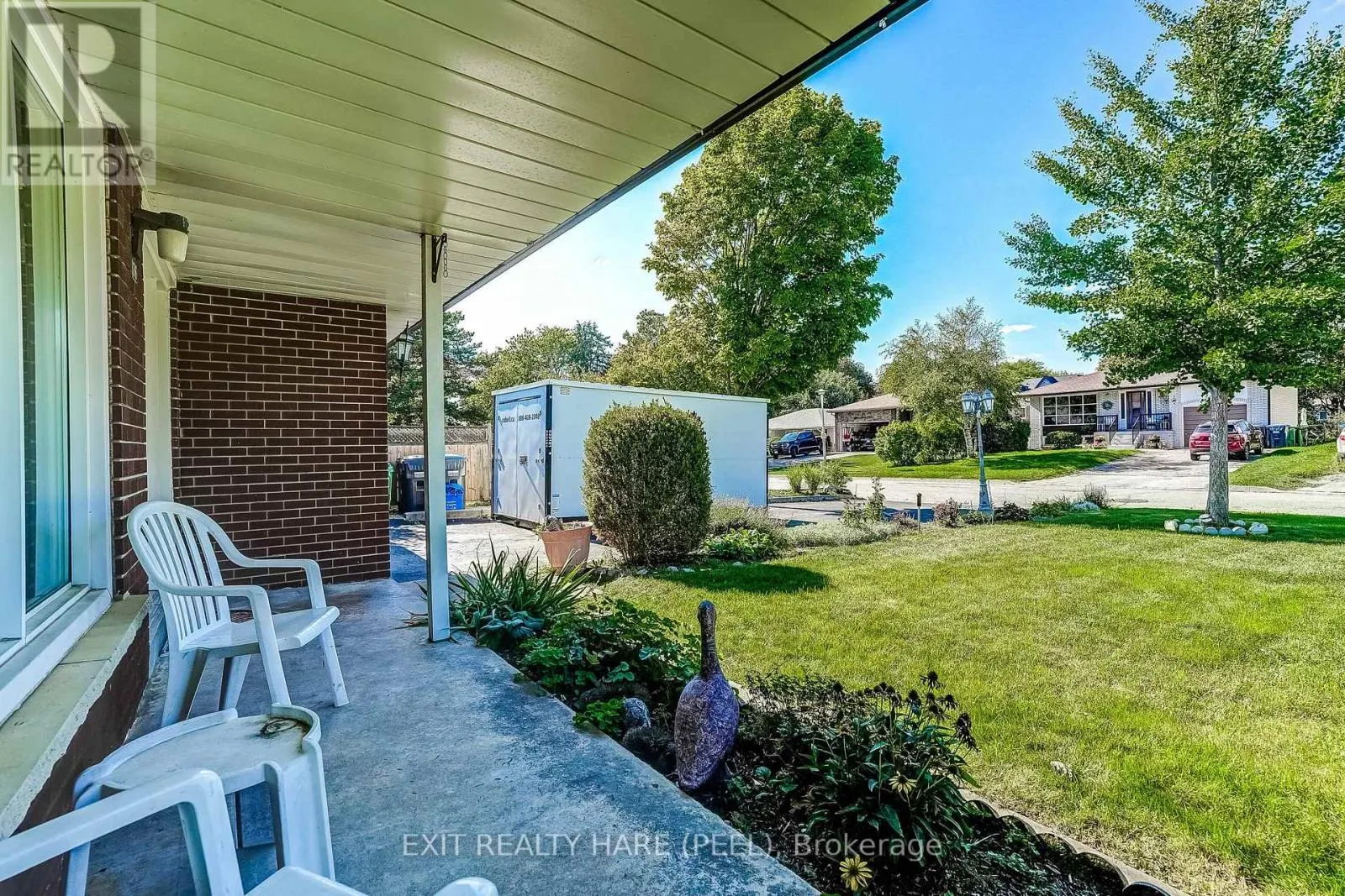 76 BIRCHVIEW CRESCENT