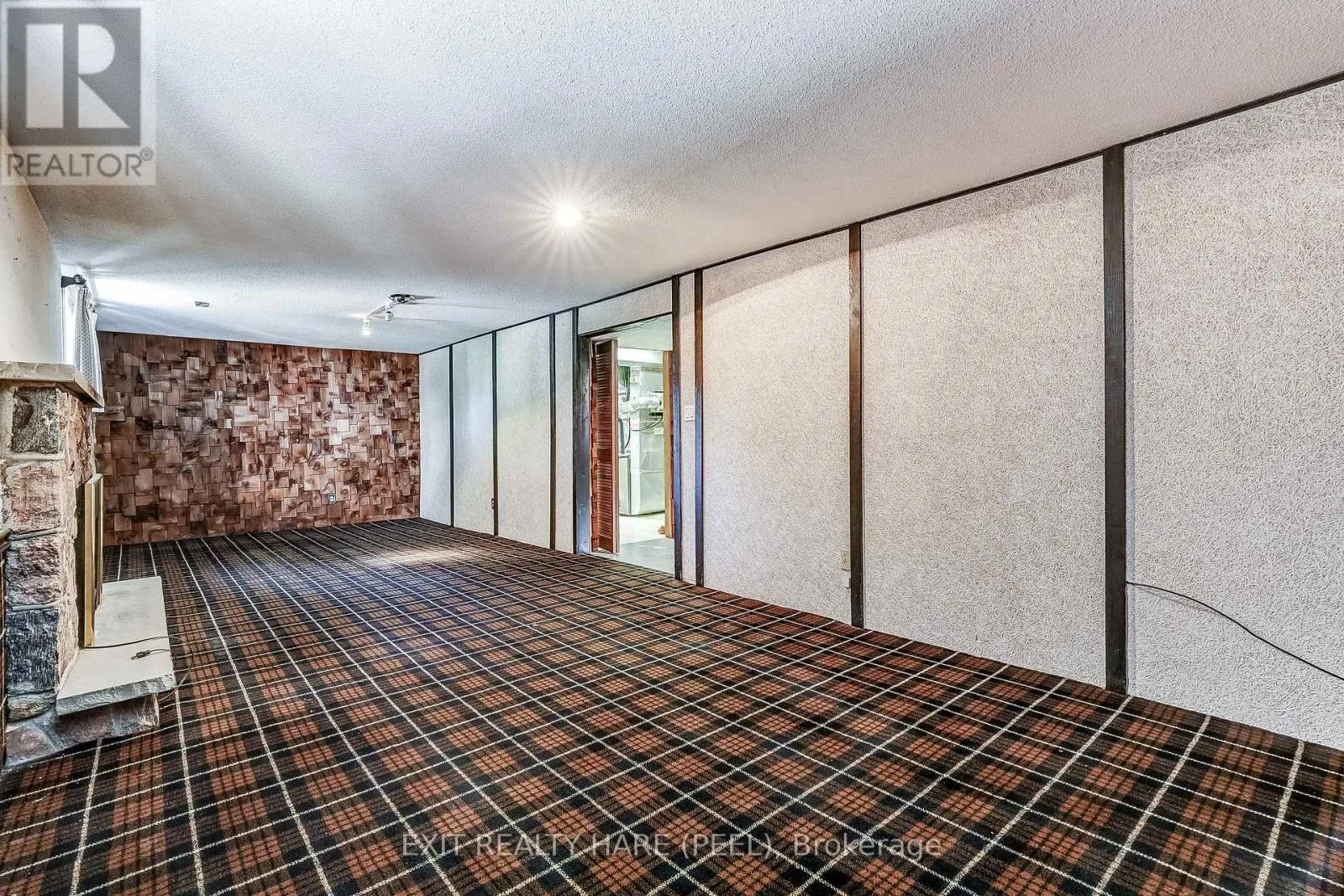 76 BIRCHVIEW CRESCENT