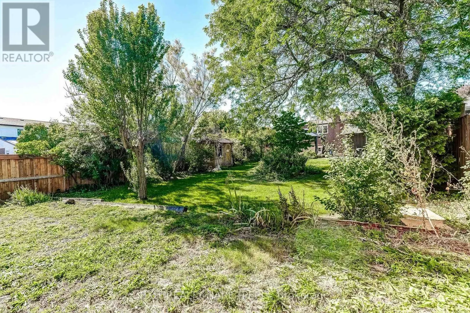 76 BIRCHVIEW CRESCENT