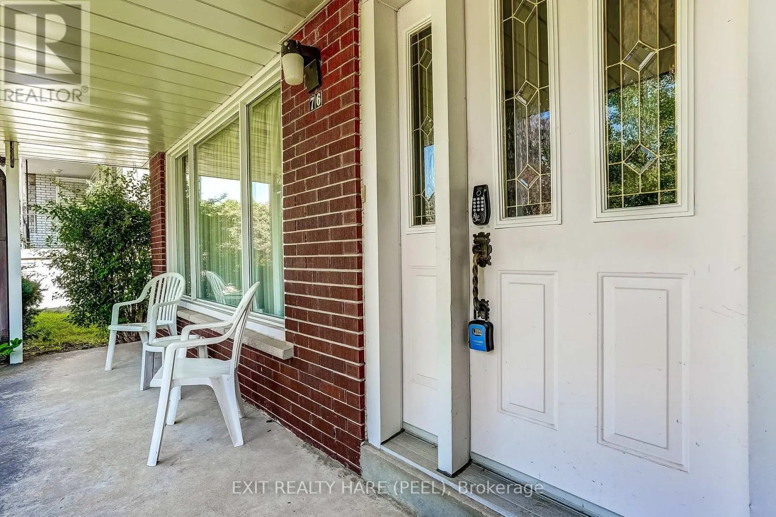 76 BIRCHVIEW CRESCENT
