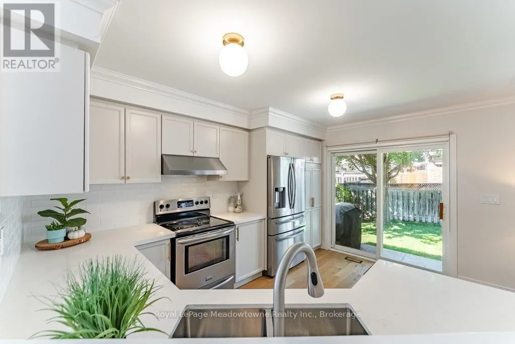 407 BAVERSTOCK CRESCENT