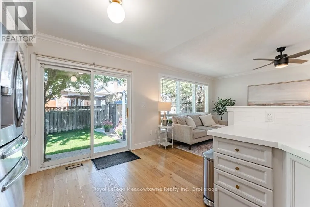 407 BAVERSTOCK CRESCENT