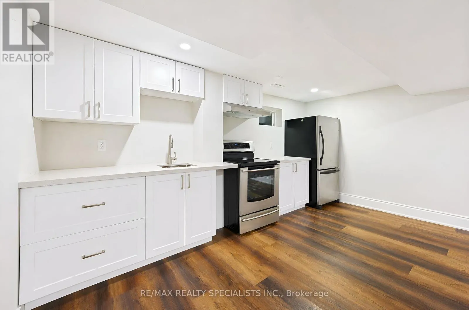 8 CULHAM STREET
