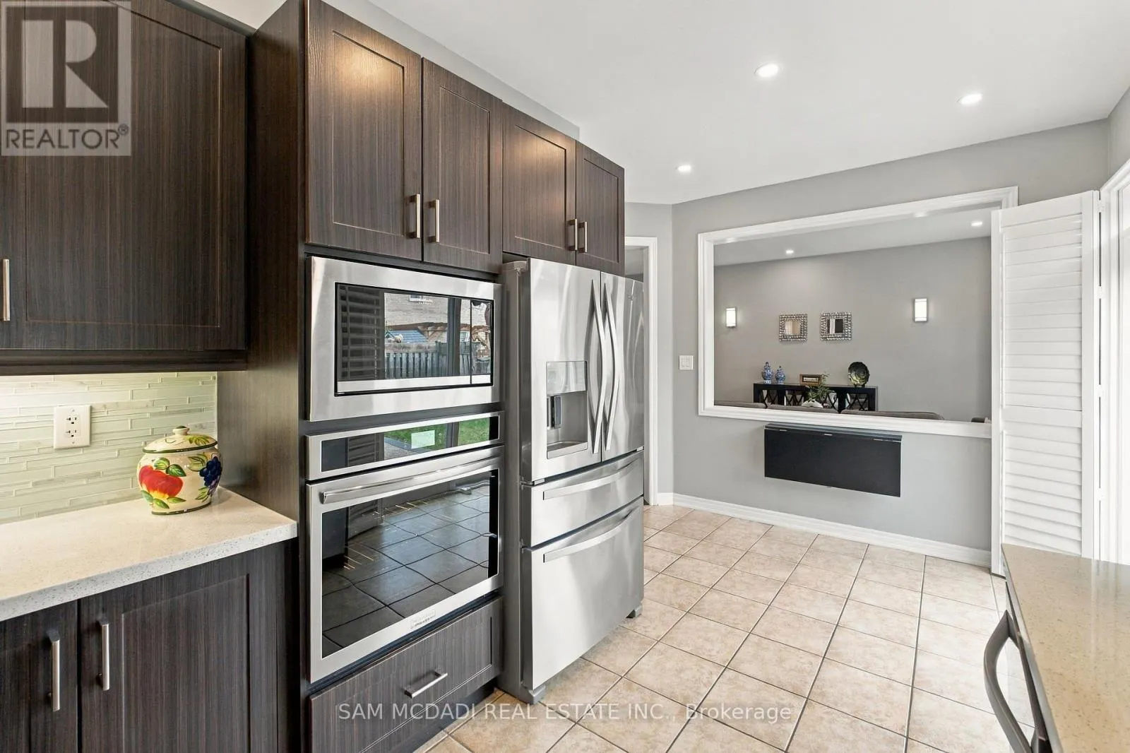 195 HOLMES CRESCENT
