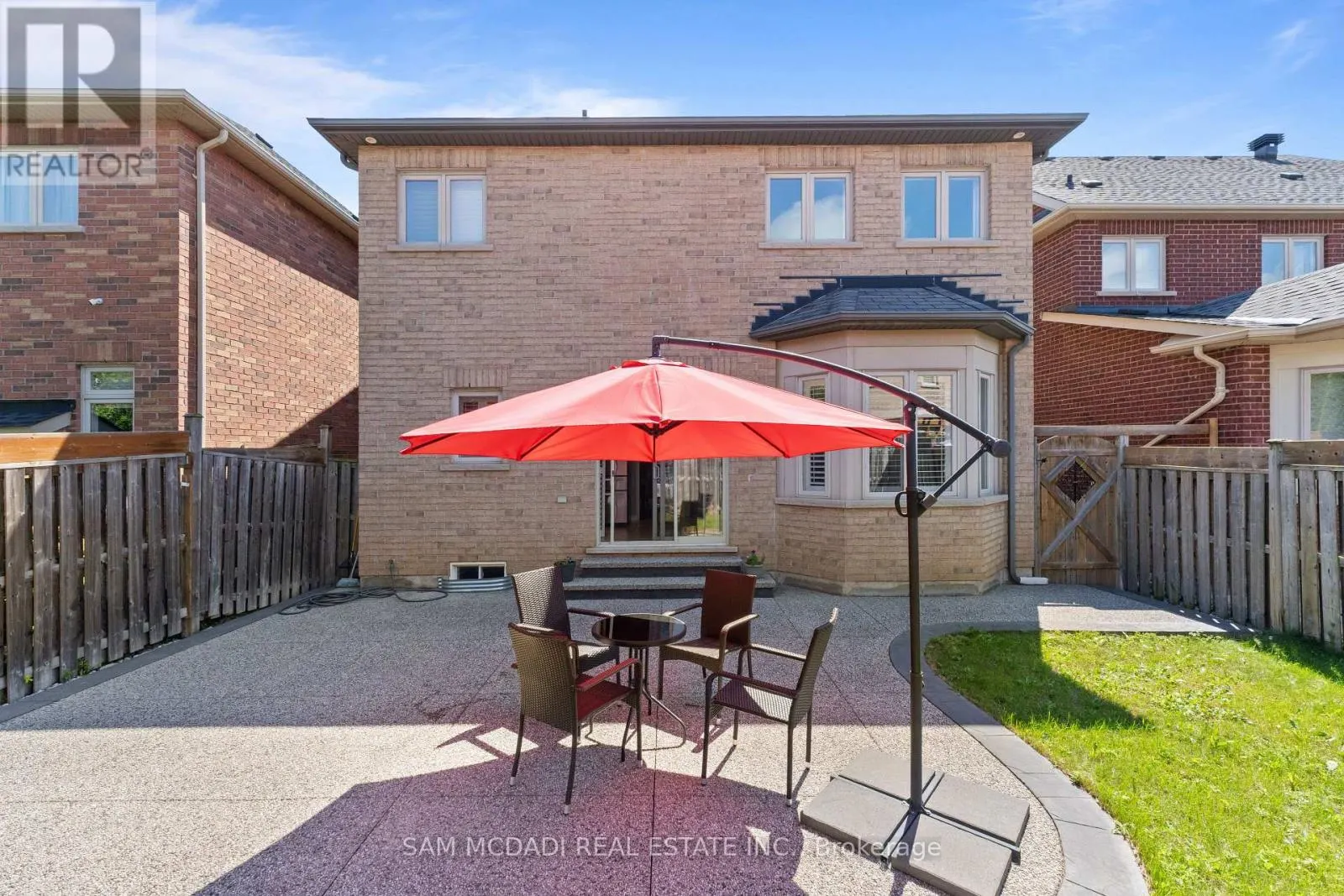 195 HOLMES CRESCENT