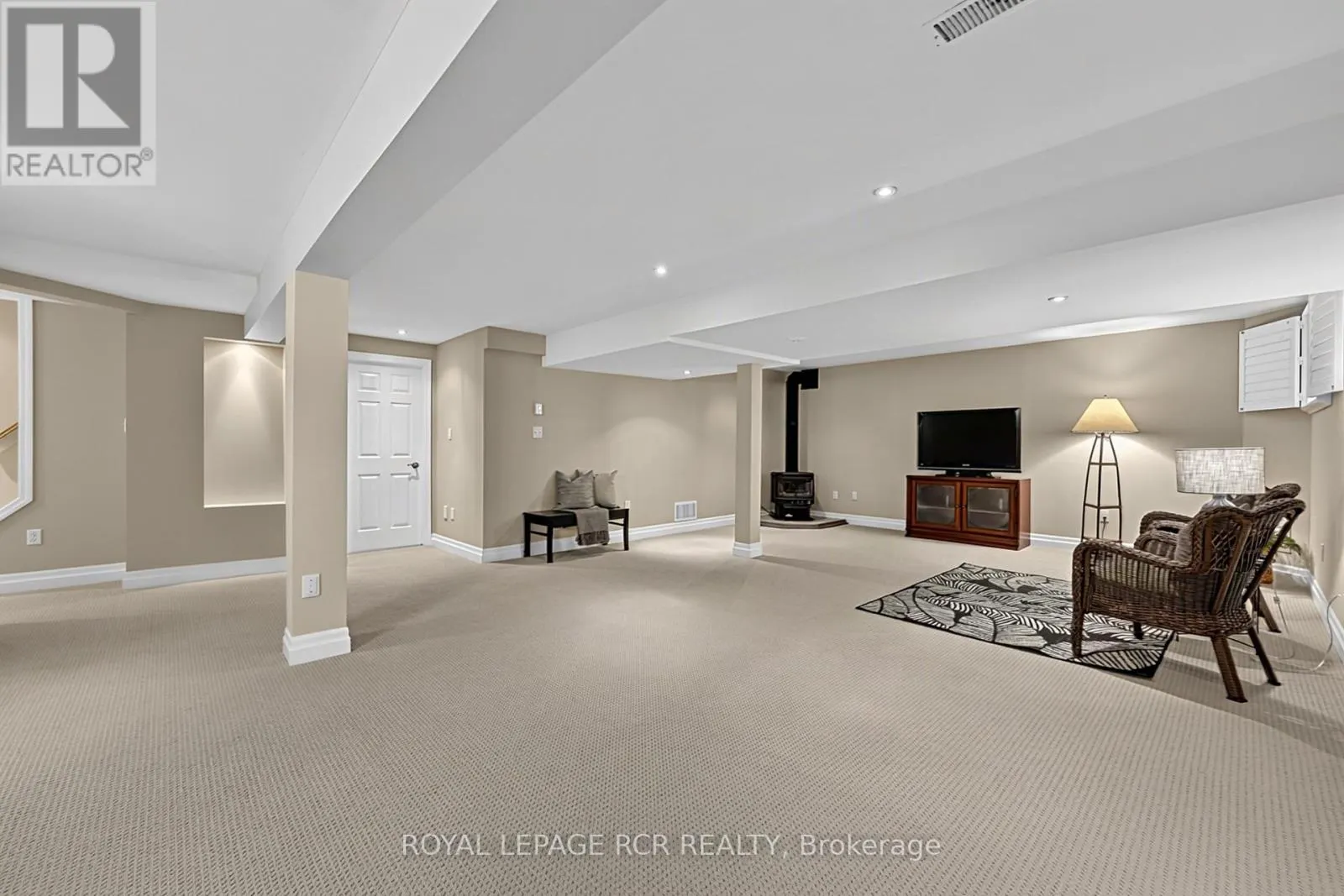 22 NAILSWORTH CRESCENT