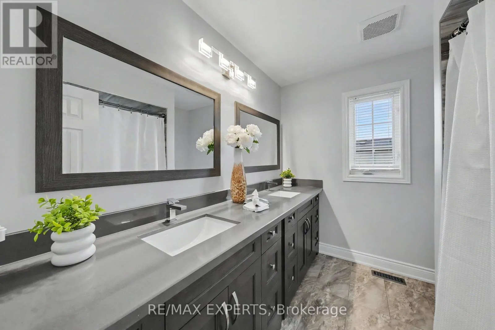 2 IRONHORSE CRESCENT