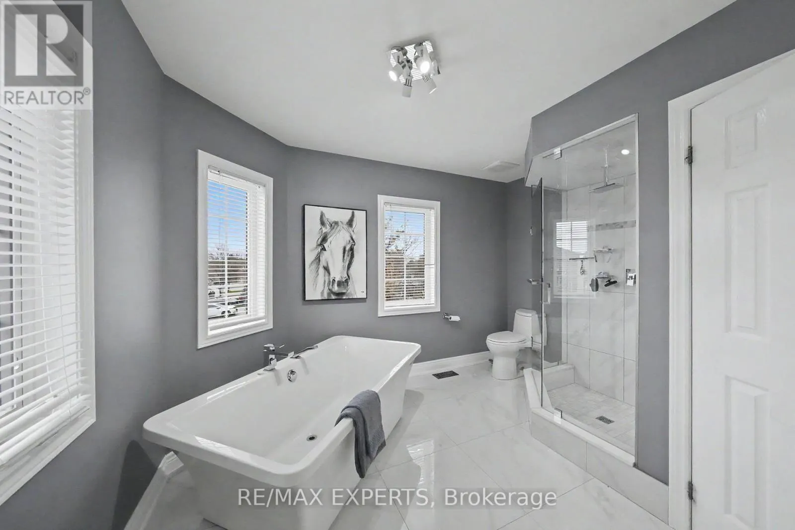 2 IRONHORSE CRESCENT