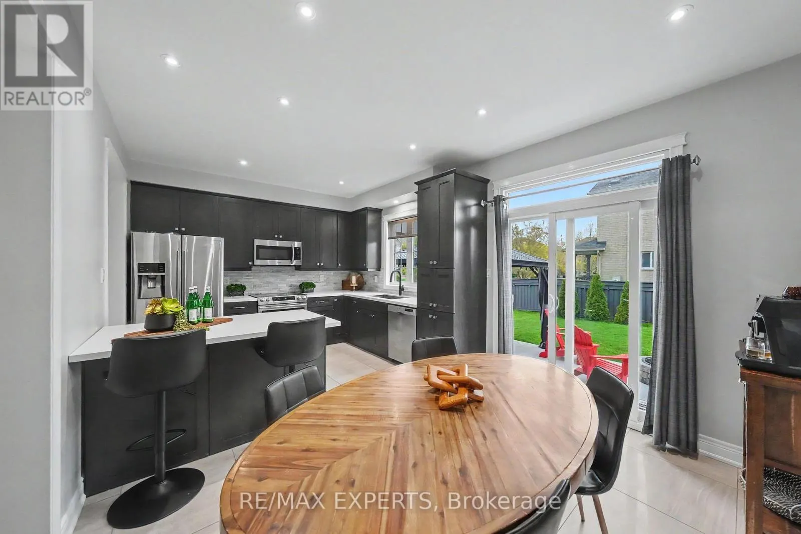 2 IRONHORSE CRESCENT