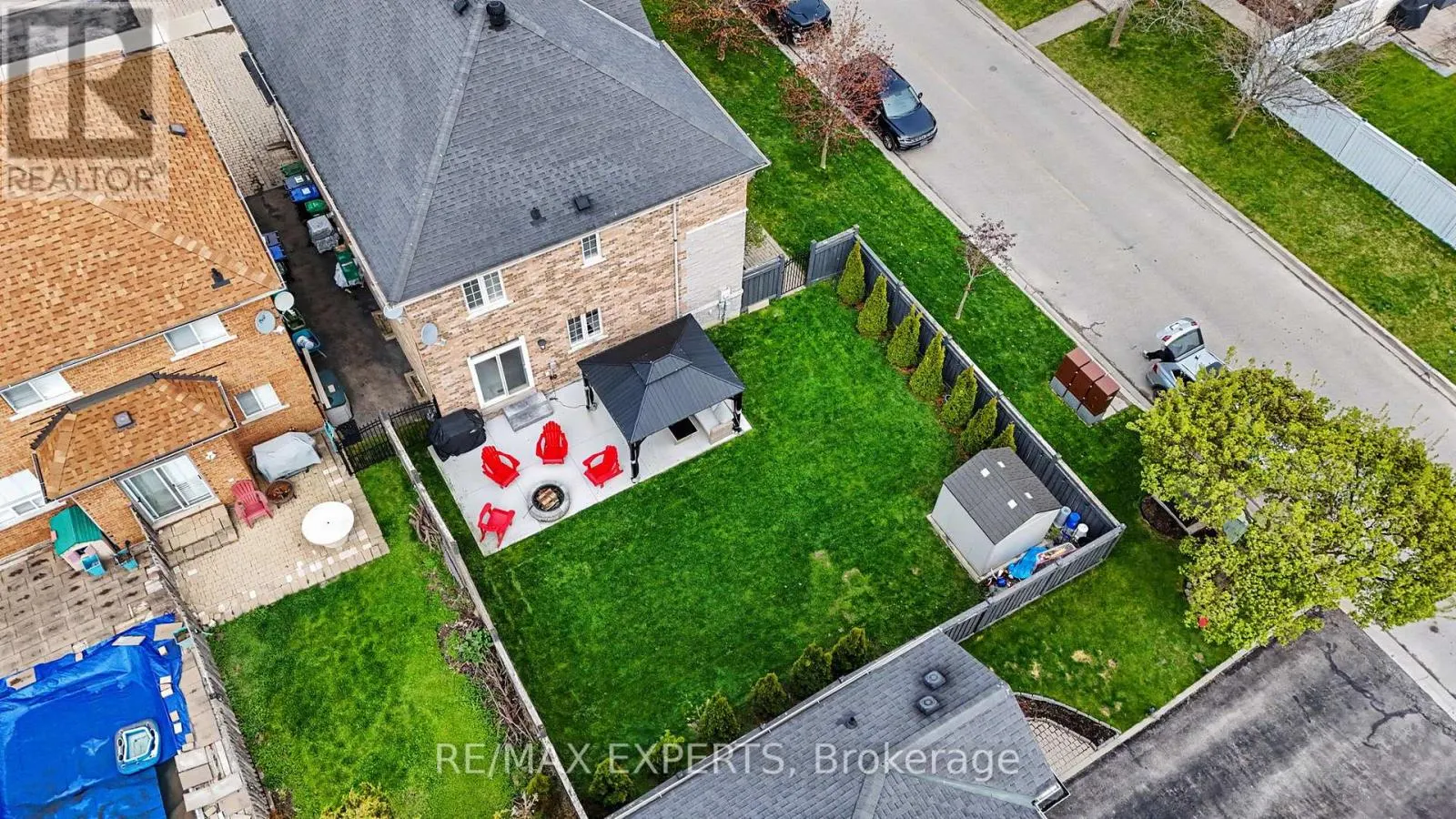 2 IRONHORSE CRESCENT