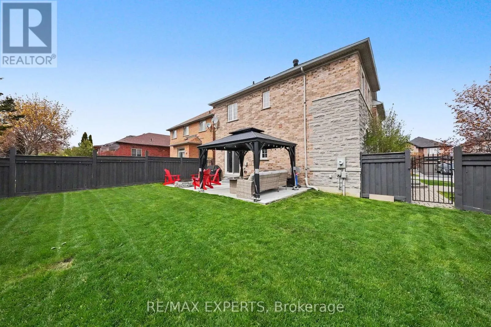 2 IRONHORSE CRESCENT