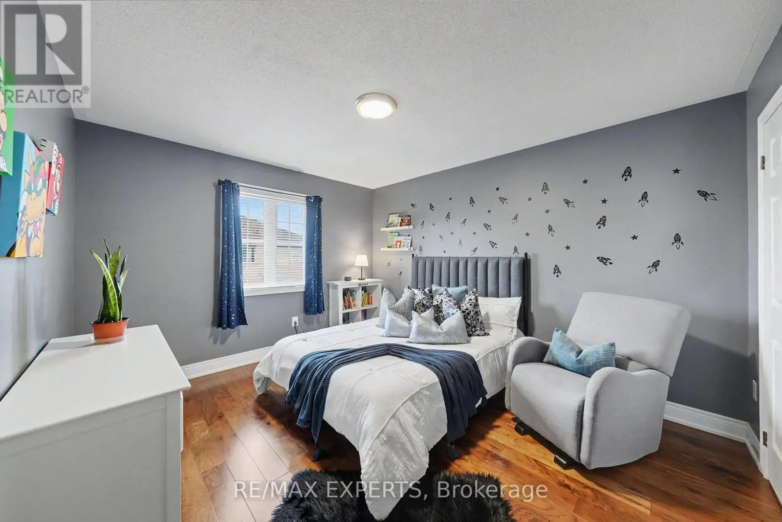 2 IRONHORSE CRESCENT