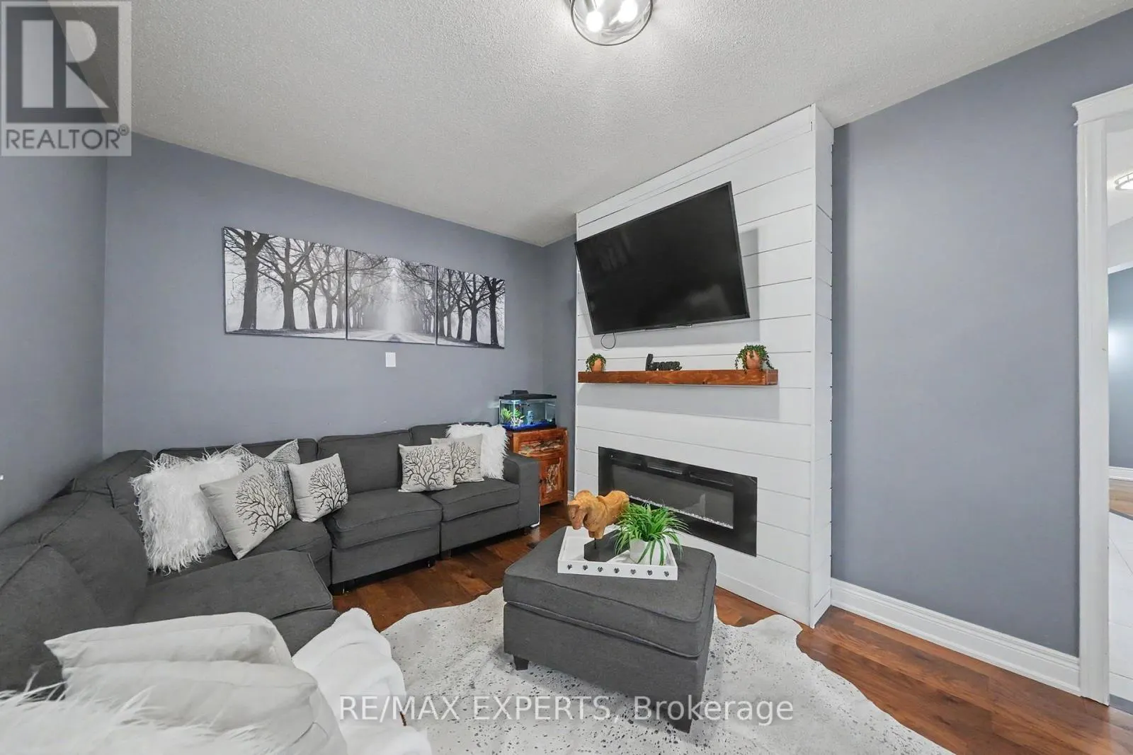 2 IRONHORSE CRESCENT