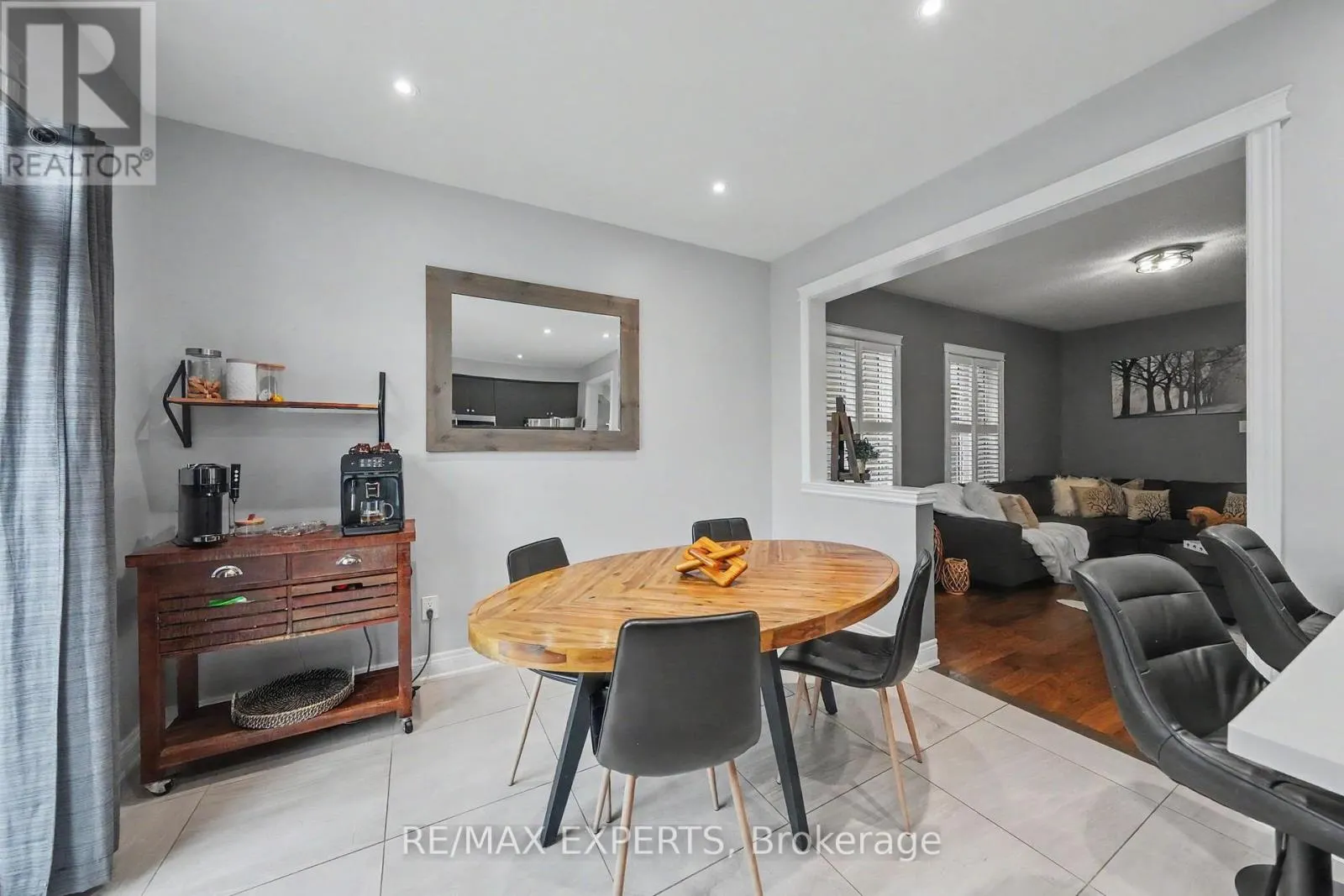 2 IRONHORSE CRESCENT
