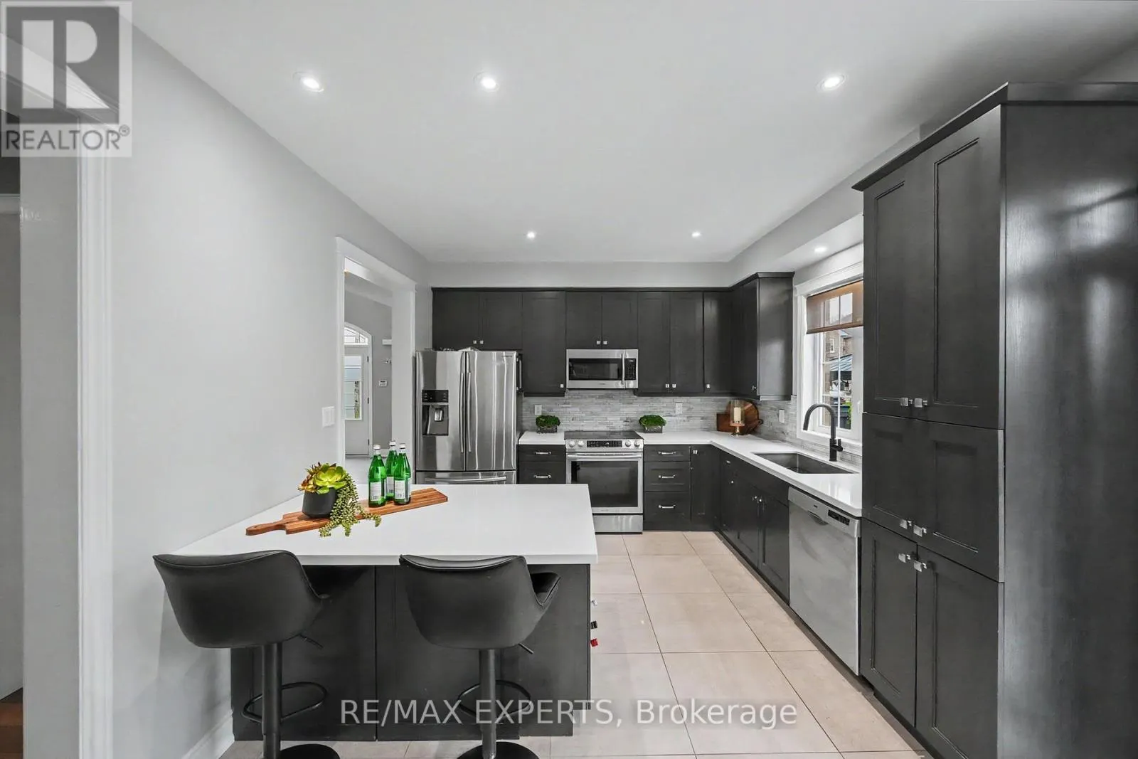 2 IRONHORSE CRESCENT