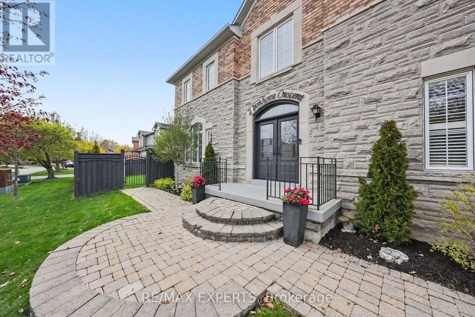 2 IRONHORSE CRESCENT