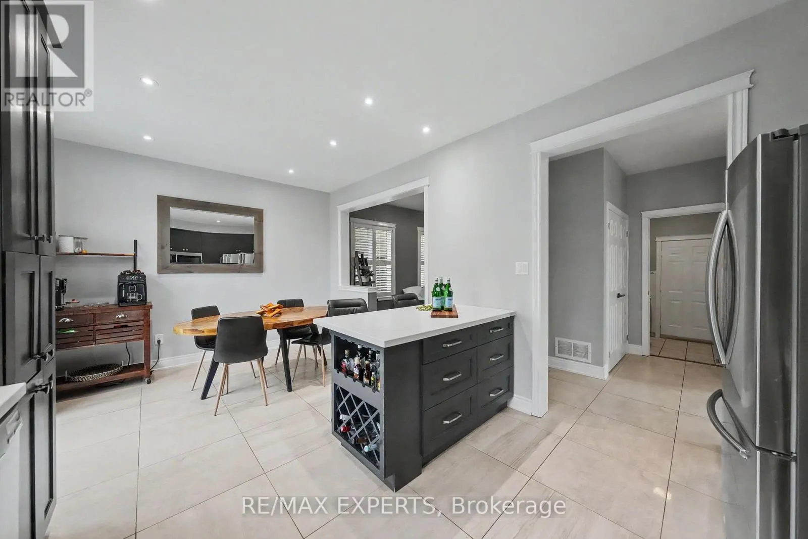 2 IRONHORSE CRESCENT