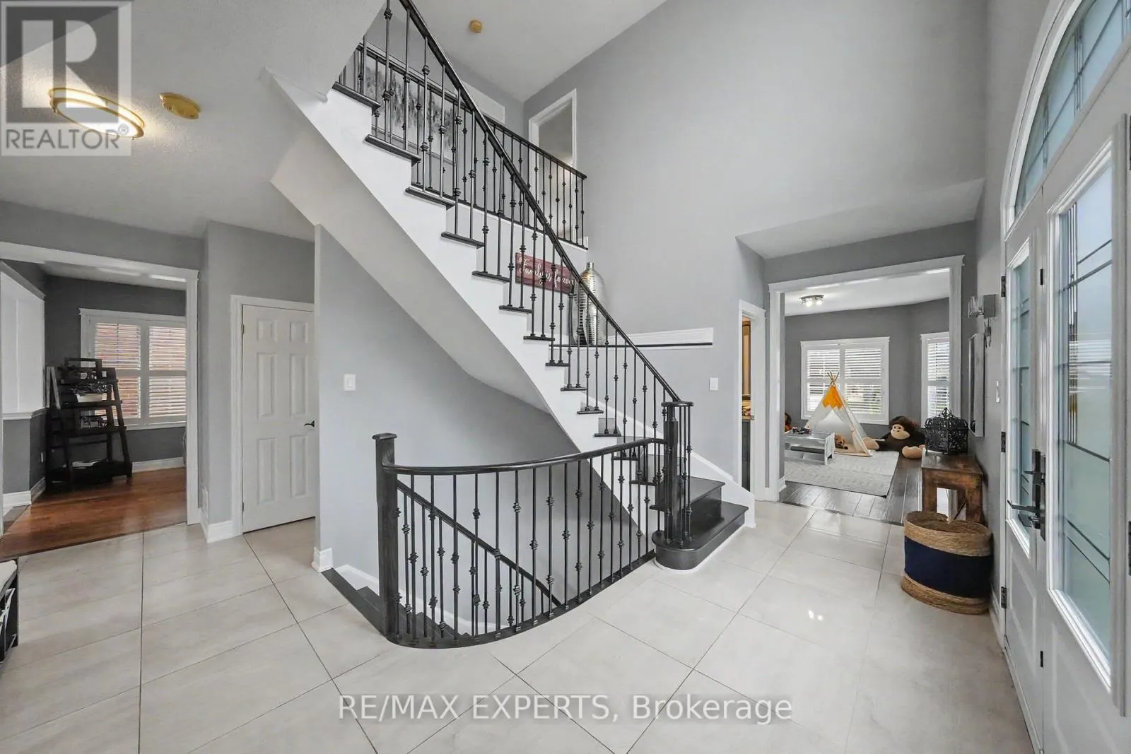 2 IRONHORSE CRESCENT