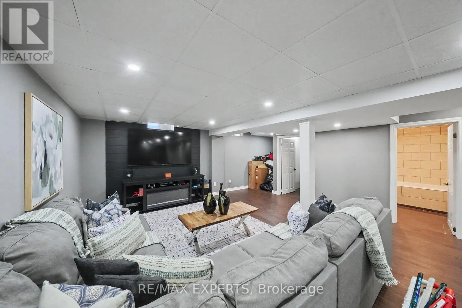 2 IRONHORSE CRESCENT