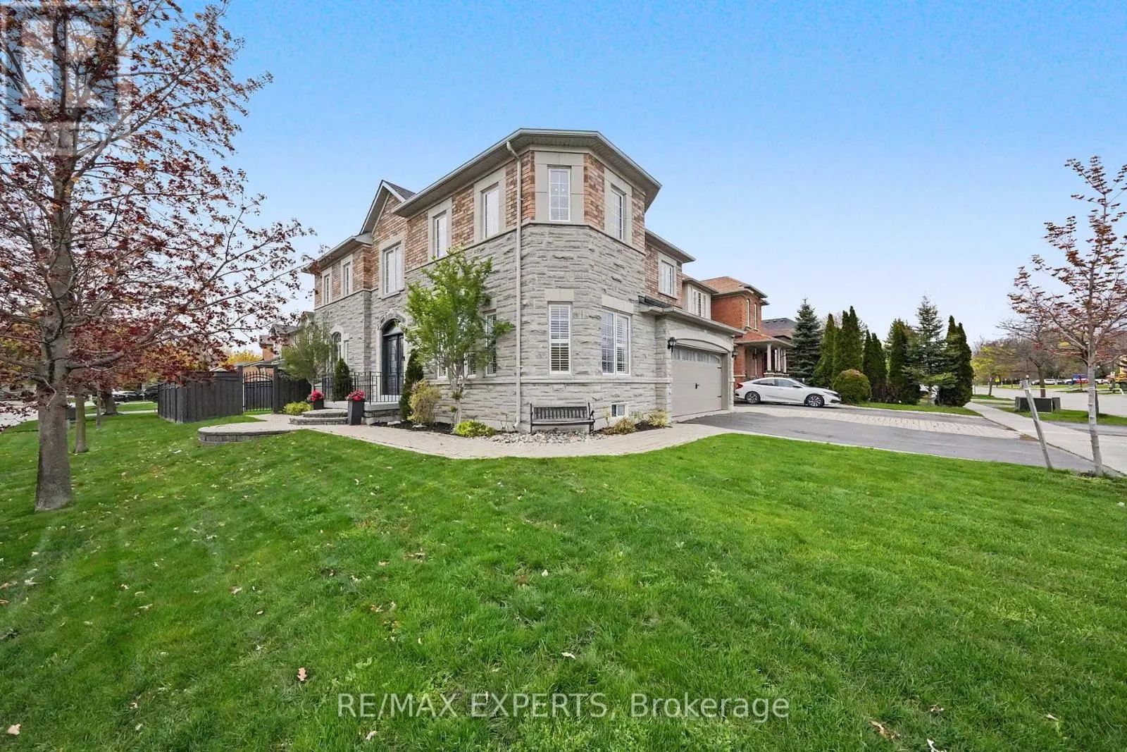 2 IRONHORSE CRESCENT