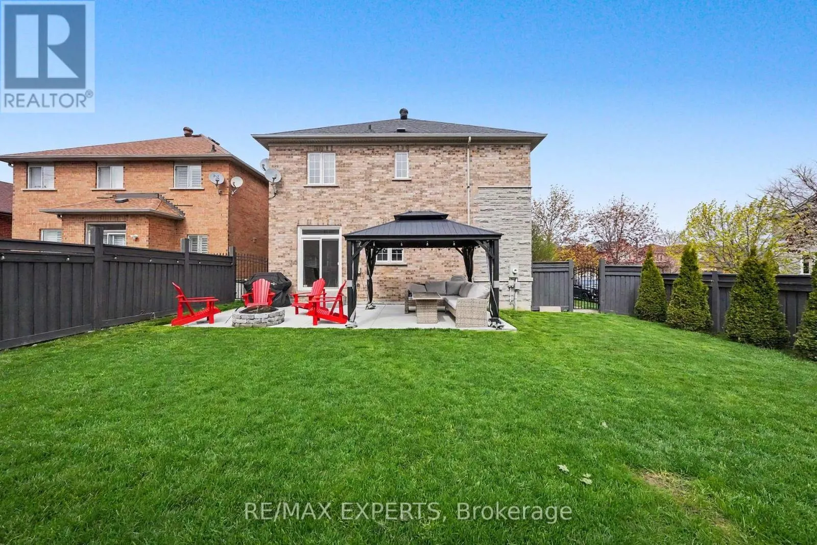 2 IRONHORSE CRESCENT