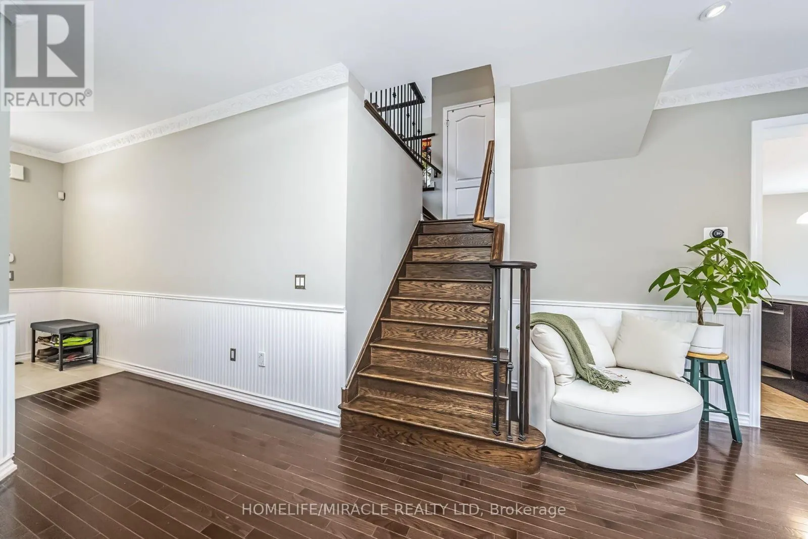 3 LOSINO STREET