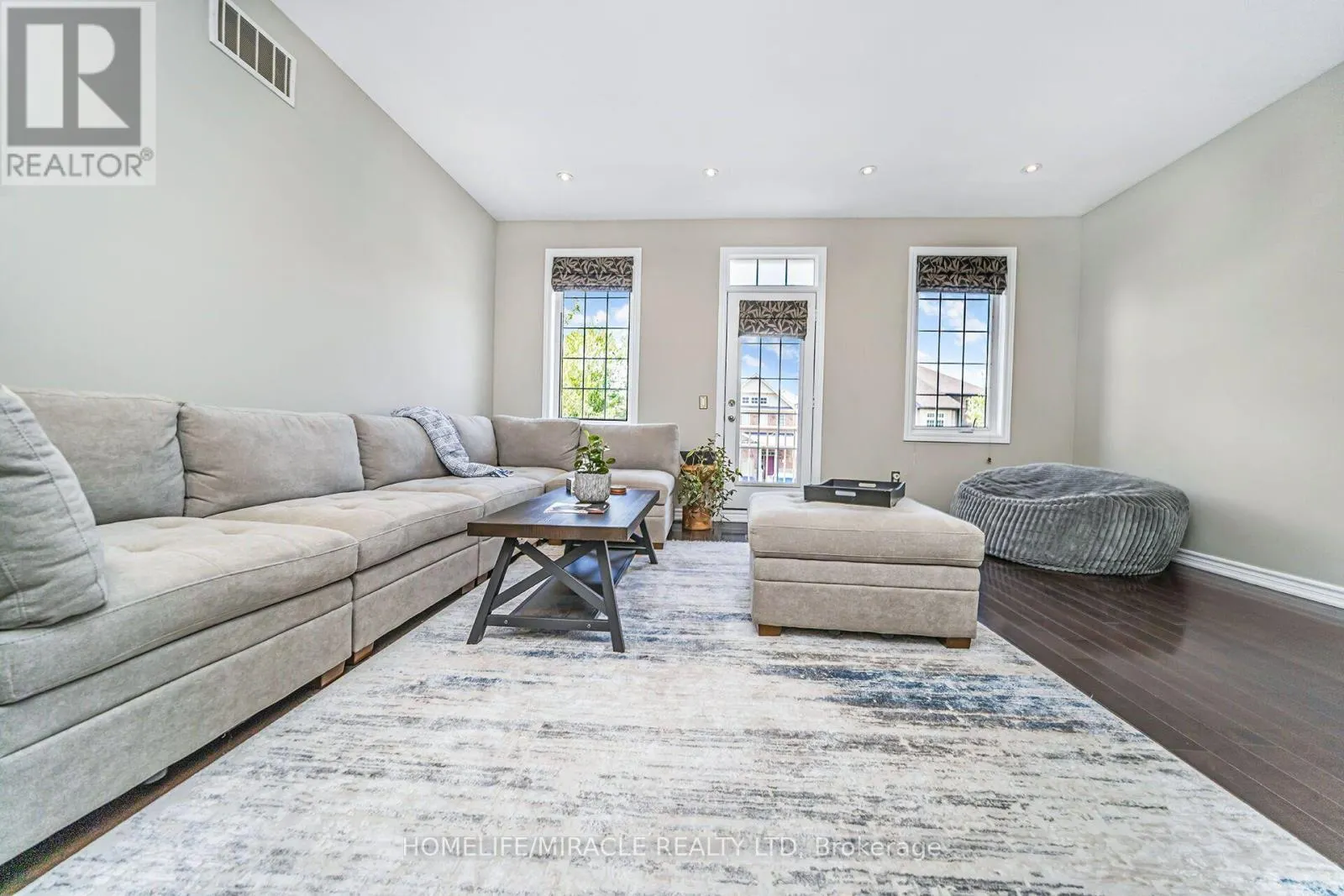 3 LOSINO STREET
