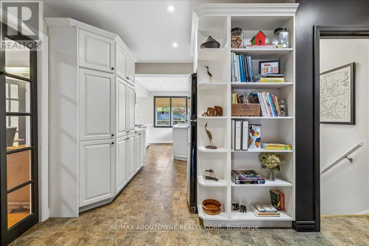 316 RIVER SIDE DRIVE