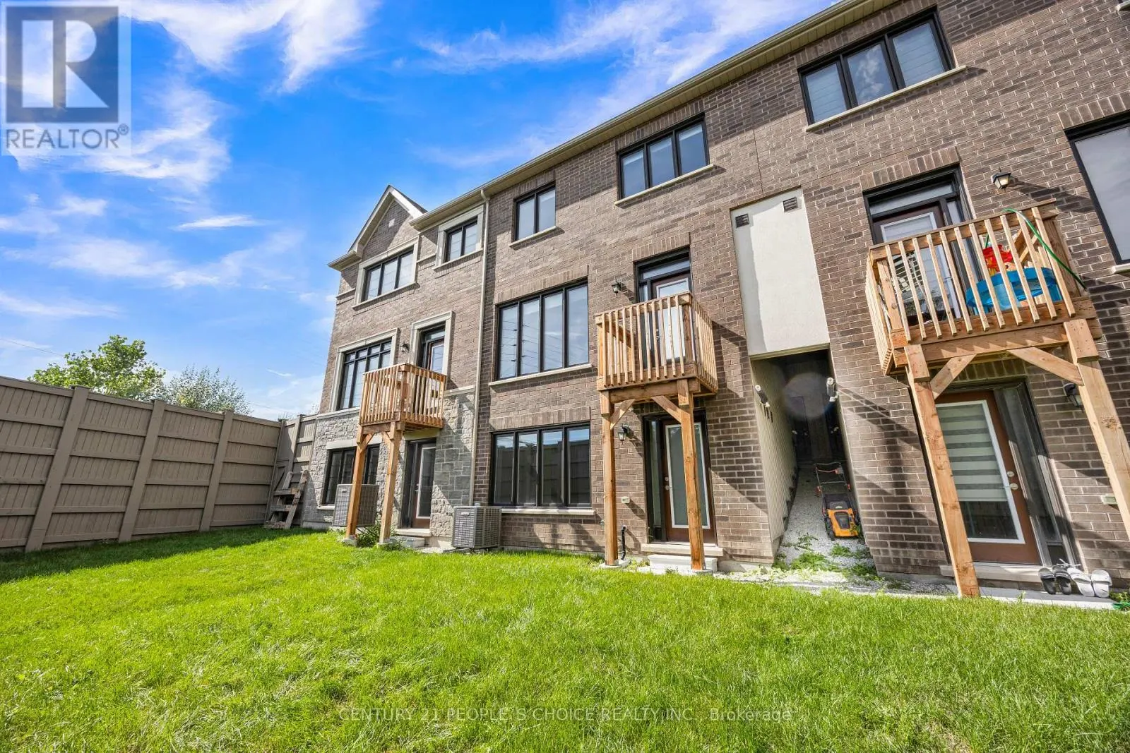 543 CELANDINE TERRACE